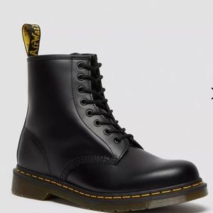 Dr Martens 1460 Smooth Leather Lace Up, black, women’s size 9